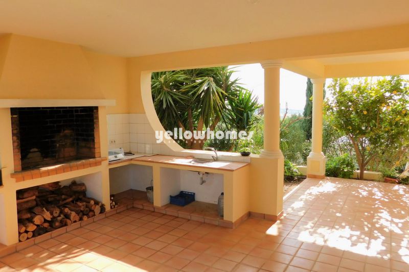 Espaçosa moradia V4 com piscina perto de Vilamoura e comodidades